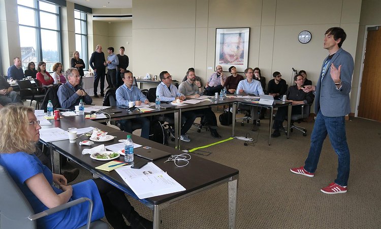 PI Froehlich pitches the AR project before judges (photo: David Kessler)